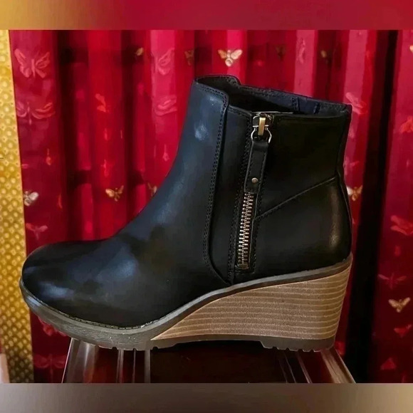 Dr. Scholl's Shoes - DR SCHOLLS CHLOE BLACK BOOTIE SIZE 7.5W NIB